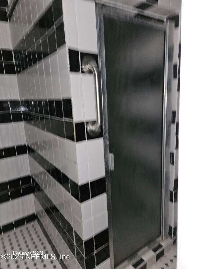 Foto del edificio - 6526 Ribault Rd