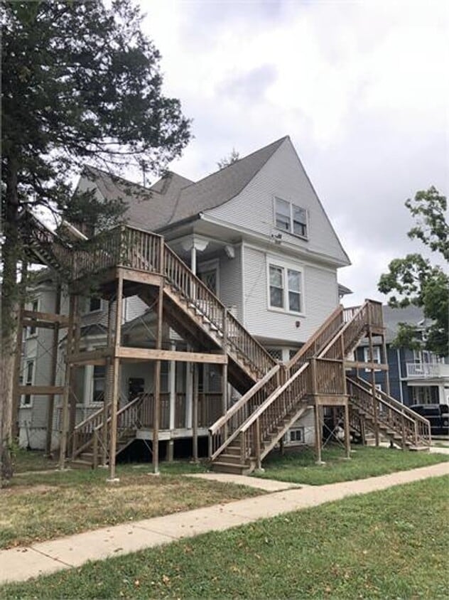 Photo - 702 W Green St