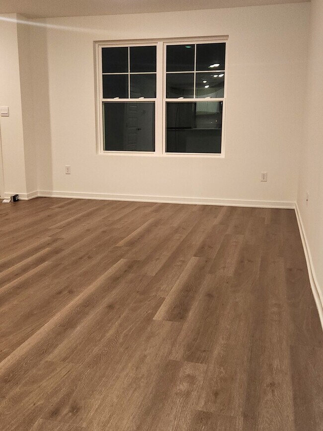 Building Photo - 2334 Noble Ln