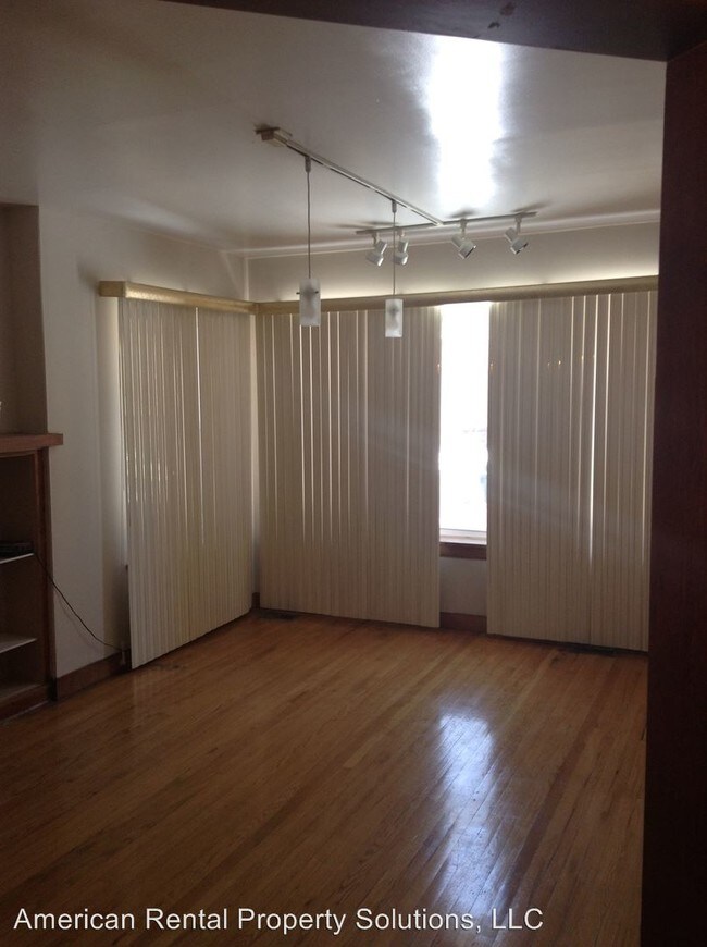 Building Photo - 7221 S Constance Ave