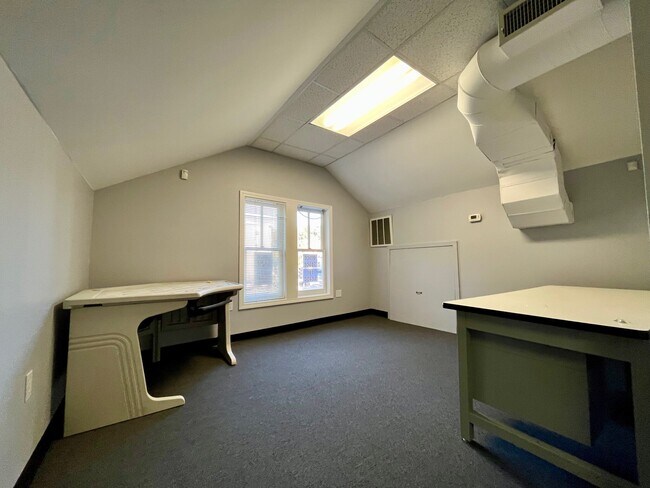 Building Photo - 228 Cypress St