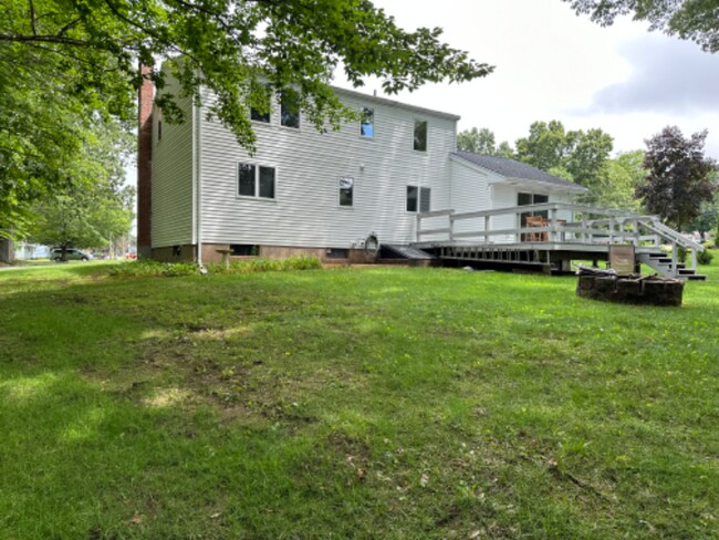 Building Photo - 56 Mary Ln