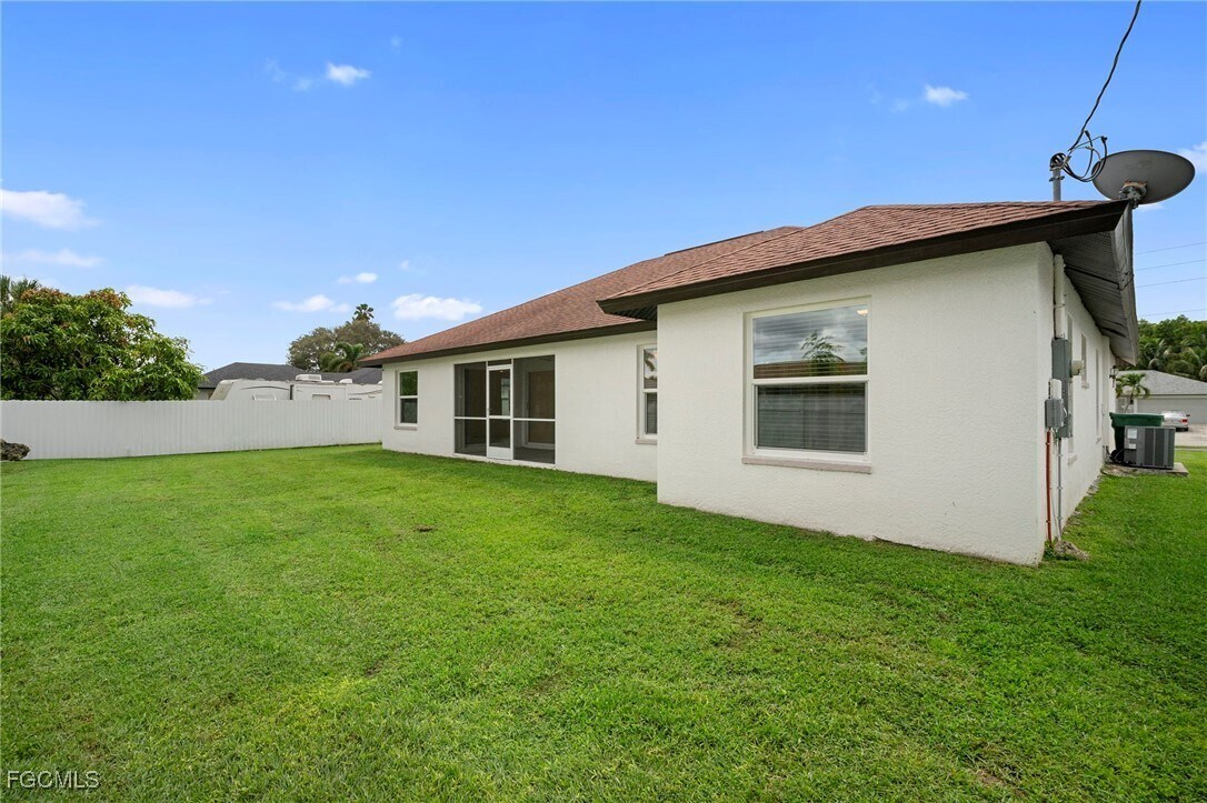 Foto principal - 4535 32nd Ave SW
