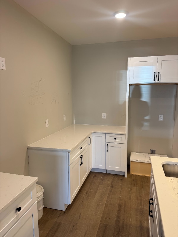 Building Photo - 267 W Spring St