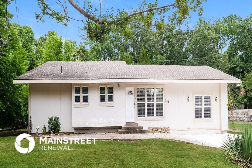 Foto principal - 208 E 165th St