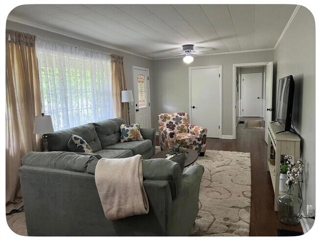 Foto del edificio - 2116 Upper Burris Rd