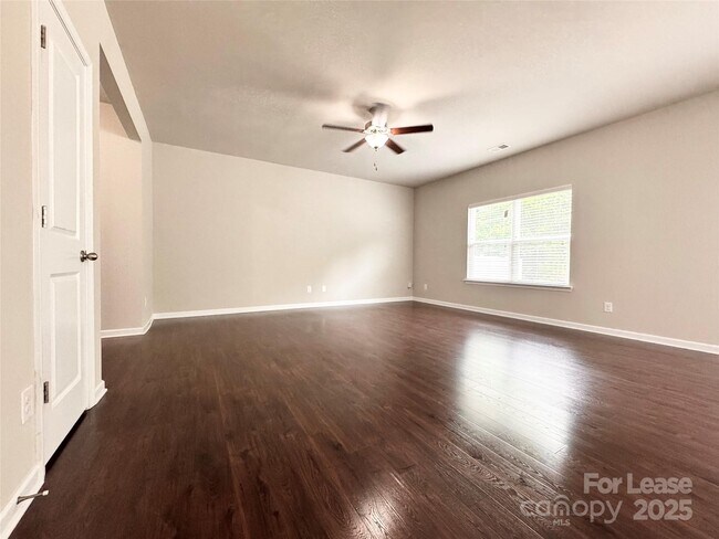 Foto del edificio - 1227 Torrence Grove Church Rd