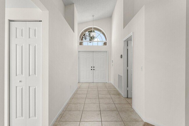 Building Photo - 7728 Edinburough Ln