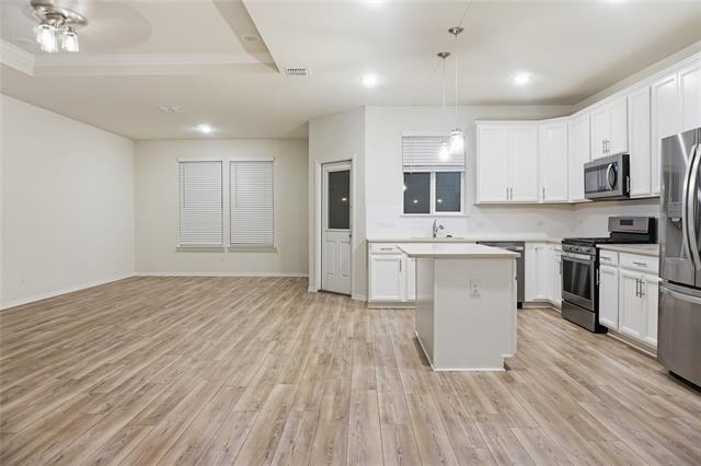 Foto del edificio - 1104 Bluespire Dr