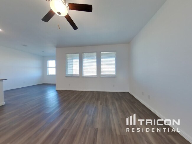 Foto del edificio - 932 Skytop Dr