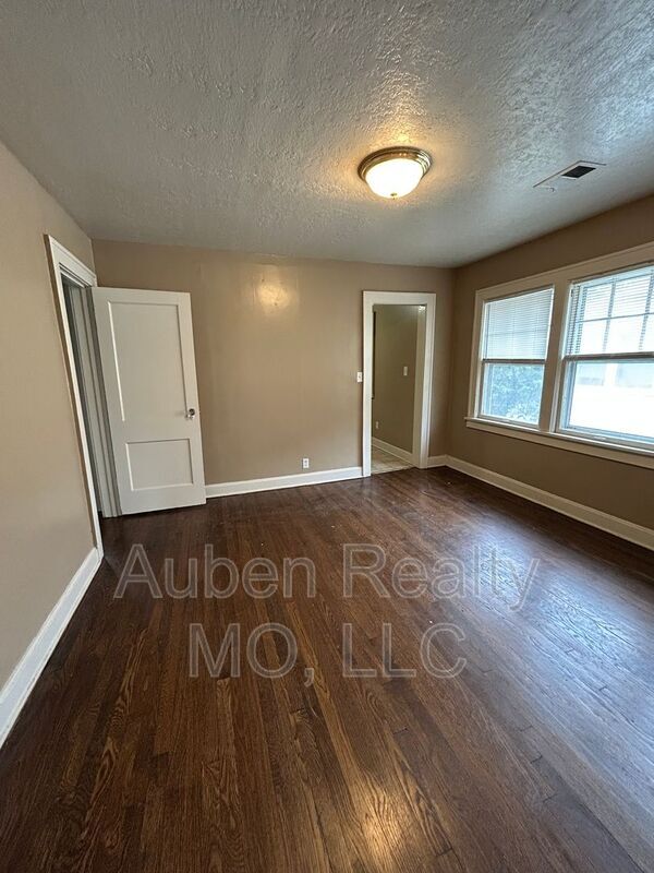 Foto del edificio - 5405 Harrison St