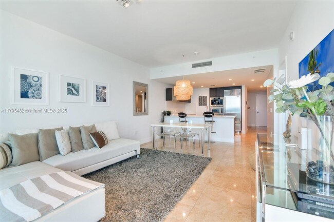Foto del edificio - 17001 Collins Ave