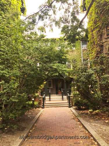 Foto del edificio - 12 Remington St