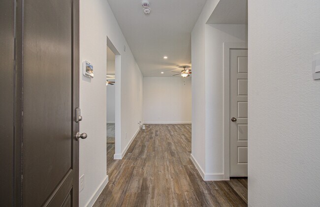 Foto del edificio - 1130 Desert Willow Dr