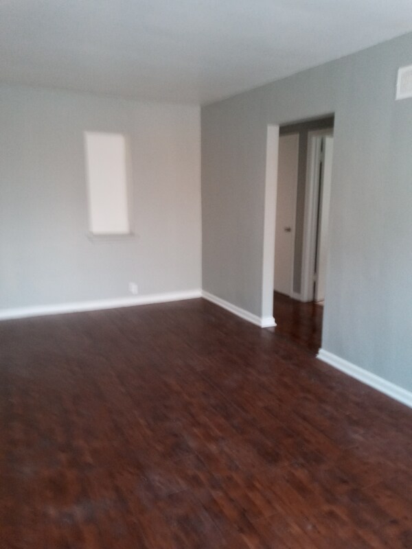 Primary Photo - 2605 W Victory Ln
