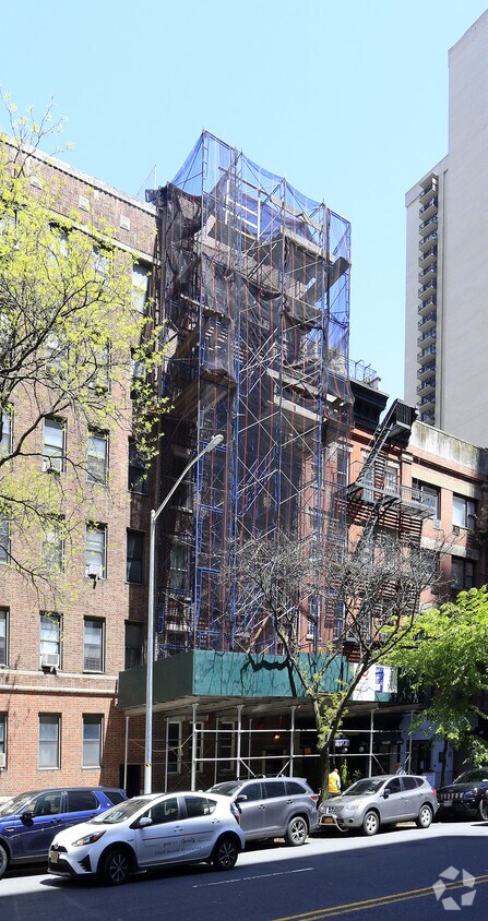 Foto del edificio - 413-415 E 72nd St