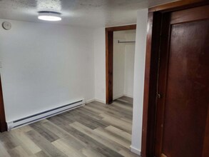 Building Photo - 325 1st Ave
