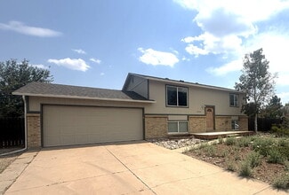 Building Photo - $500 OFF FIRST MONTH'S RENT!!!
Spacious 4 Bedroom Home in Meadowood Neighborhood in East Aurora a...