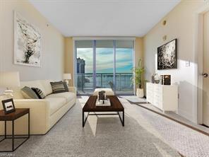 Foto principal - 3000 Oasis Grand Blvd