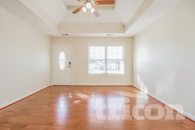 Building Photo - 9009 Macbeth Dr