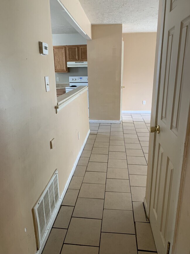 Building Photo - 3221 Fordhaven Rd