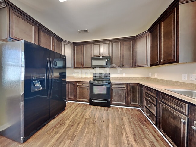 Foto del edificio - 7778 Discovery Rd