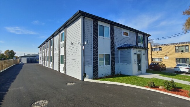 Photo - 5366 S Laramie Ave Apartment