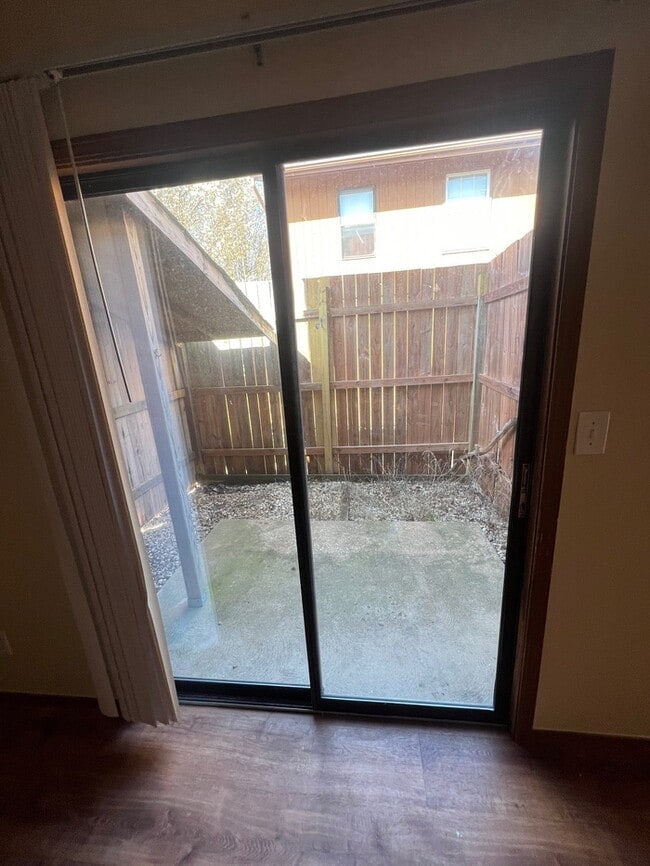 Building Photo - 3869 Treebrook Dr