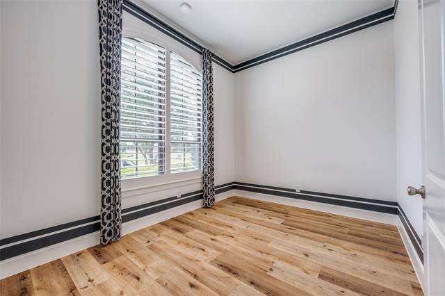 Foto del edificio - 914 Songbird Ln