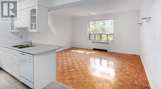 Building Photo - 869-869 Avenue Rd