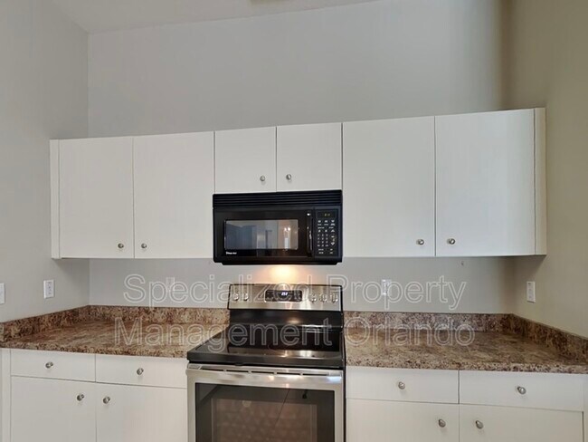 Foto del edificio - 1800 Creekwater Blvd