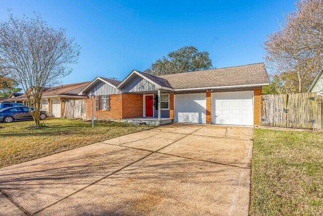 Building Photo - 2414 Dewberry Ln