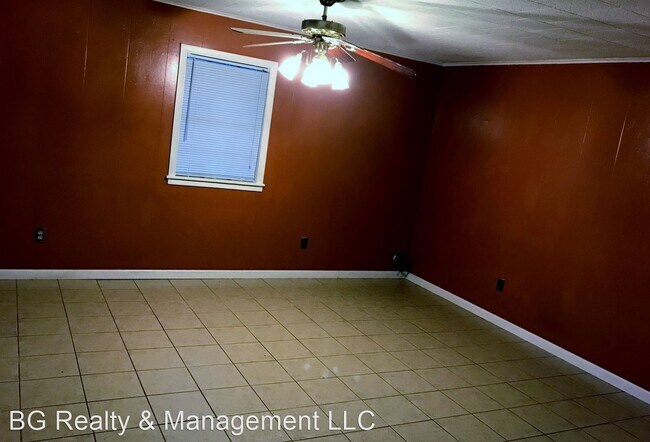 Foto del edificio - 3 br, 1 bath House - 321 Bradford Dr.