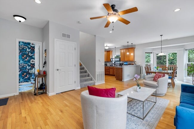 Building Photo - 8018 Presidio Ct