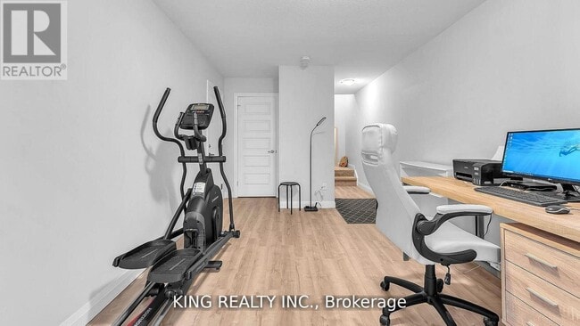 Building Photo - 819-819 Kleinburg Dr
