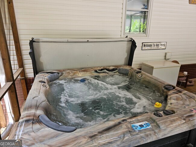 Foto del edificio - 15 Falcon Dr