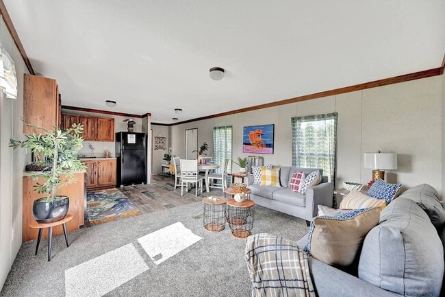 Building Photo - 376 W Buell Dr