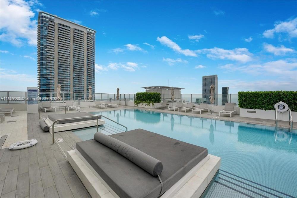Primary Photo - 1010 Brickell Ave