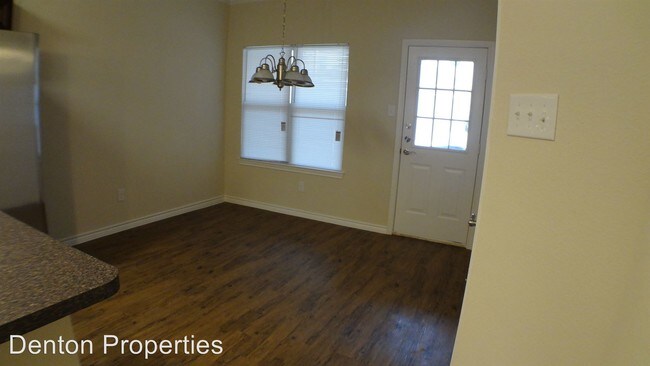 Building Photo - 3 br, 2.5 bath Apartment - 5528 Dolores Pl.
