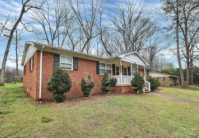 Primary Photo - 2332 Woodbridge Dr