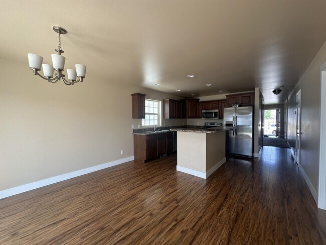 Building Photo - 2222 Sierra Vista Cir