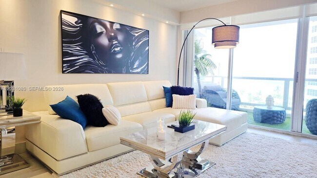 Foto del edificio - 5151 Collins Ave
