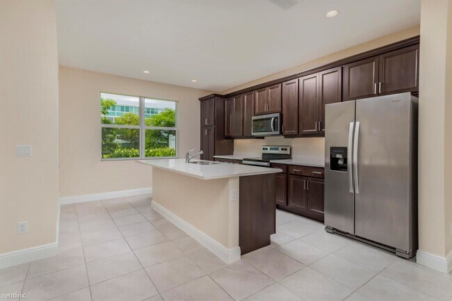 Building Photo - 3 br, 2.5 bath Townhome - 1857 Spoonbill Ct