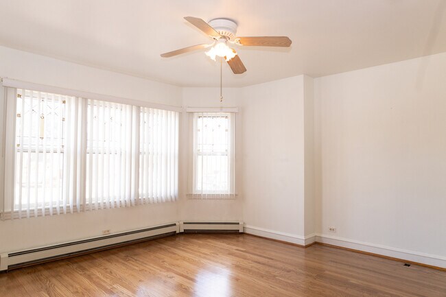 Foto del edificio - 2936 N Neenah Ave