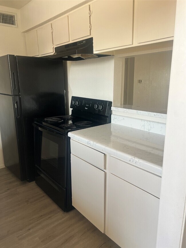 Foto del edificio - 3303 W Greenridge Dr