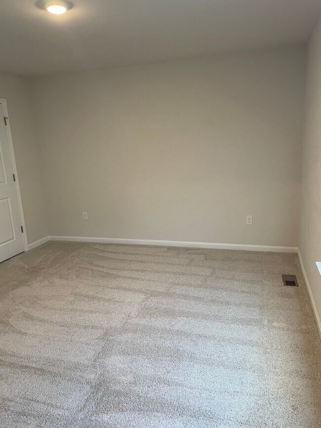 Foto del edificio - Locust Run Townhome Northeastern SD