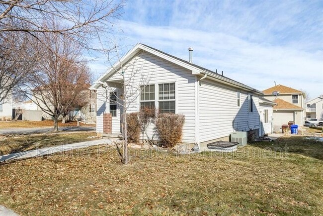 Building Photo - 3951 Dodge St