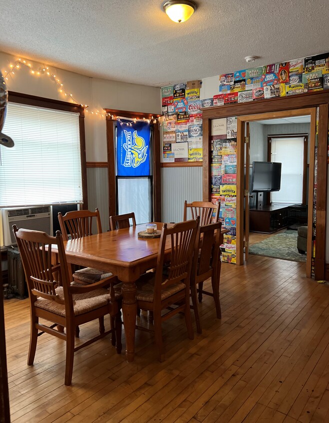 Main Dining Room - 909 Brooklawn Dr