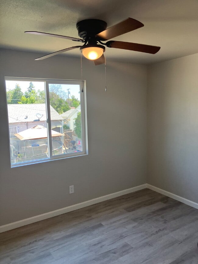 Building Photo - Fully Renovated 2-Bedroom!