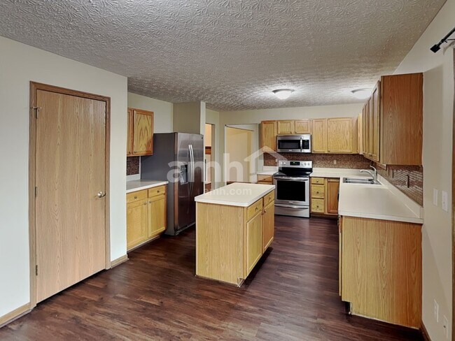 Foto del edificio - 2649 Cross Creek Ave
